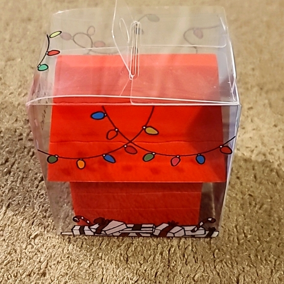 Peanuts × wet n wild snoopy's dog house makeup sponge case - Picture 2 of 4